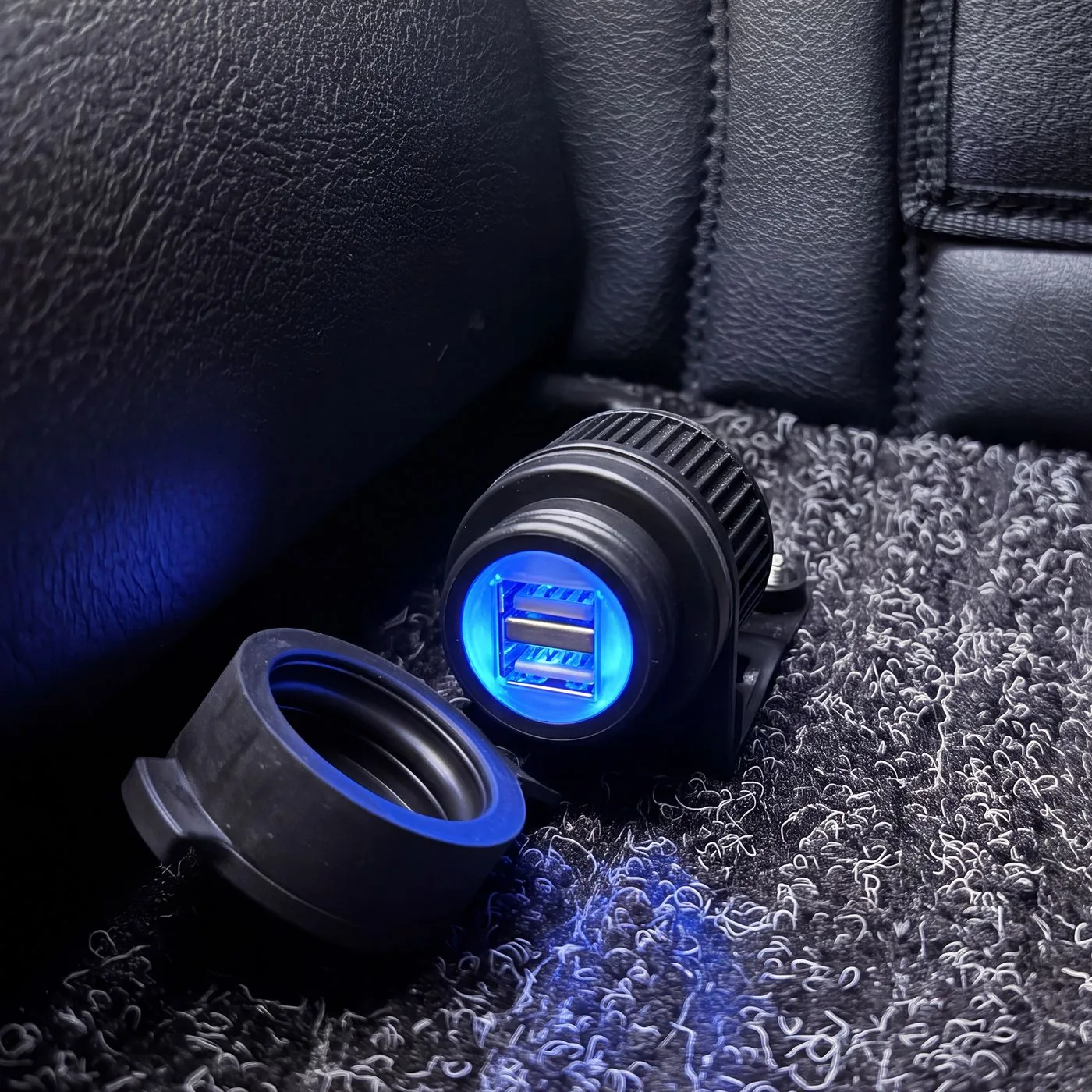 Double prise USB intégrée dans la nacelle